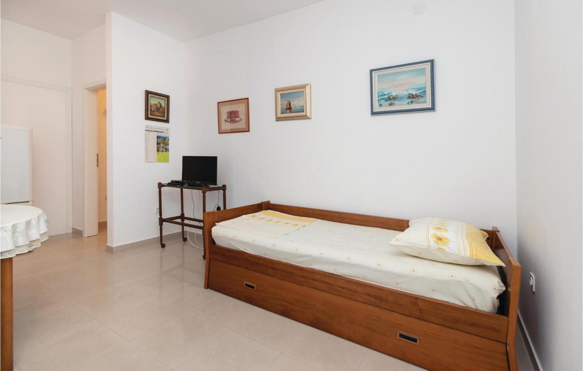 1 Bedroom Stunning Apartment In Zadar Exterior foto